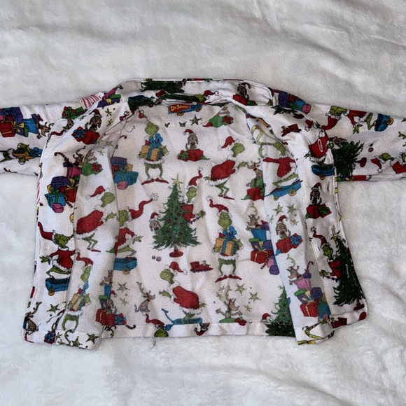 🎄 The Grinch Pajamas 🎄 - Picture 7 of 12